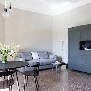 garibaldi-suites.it-romehotels.com/